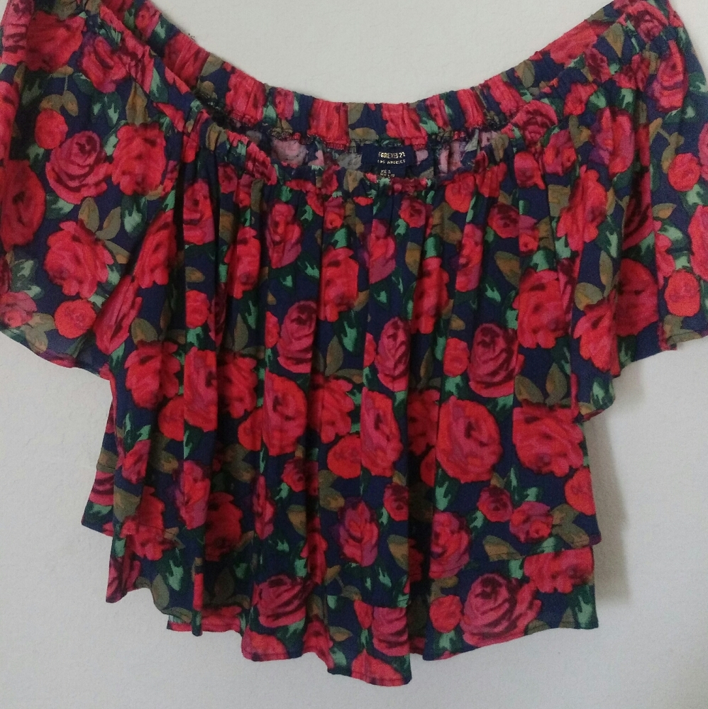 Off-shoulder Top - Picture 3 of 7